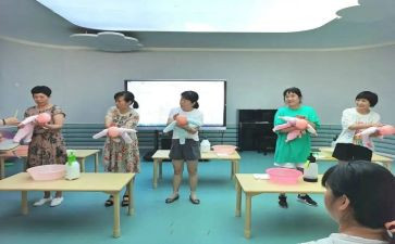 小班保育员月心得体会7篇