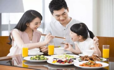 小班吃饭教案7篇