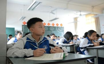 初中生活作文700字8篇