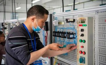 2024年电工年终总结范文7篇