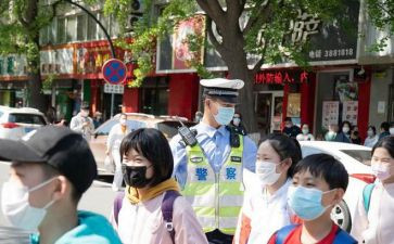 爱护校园环境国旗讲话稿8篇