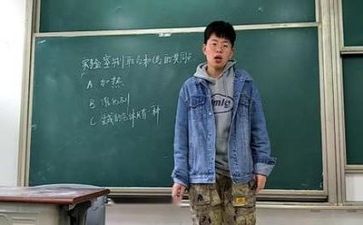 教师评价和自我总结6篇