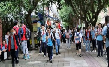 在校的自我鉴定参考5篇