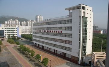 中专生自我鉴定8篇